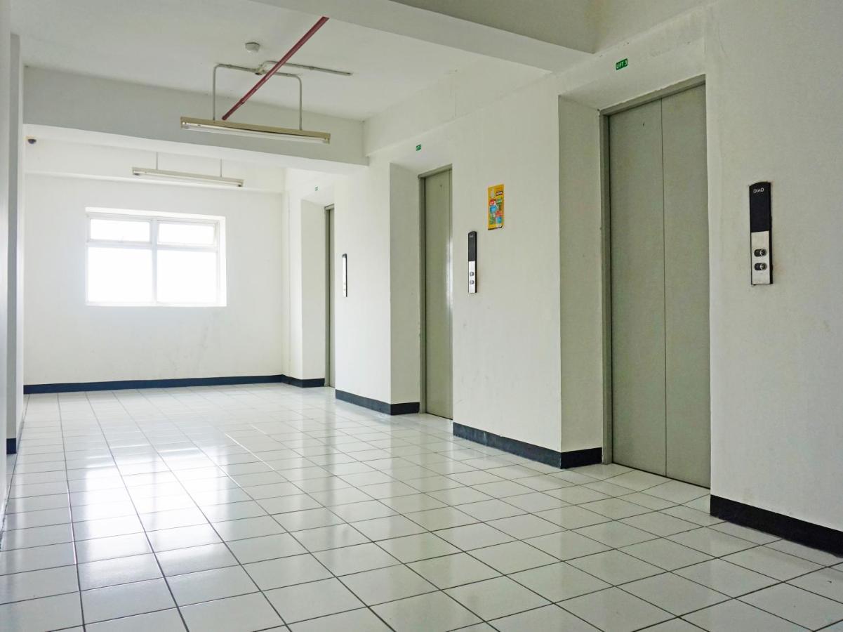 Oyo 91593 San San Rooms Apartment Gunung Putri Square Gunungputri Екстер'єр фото